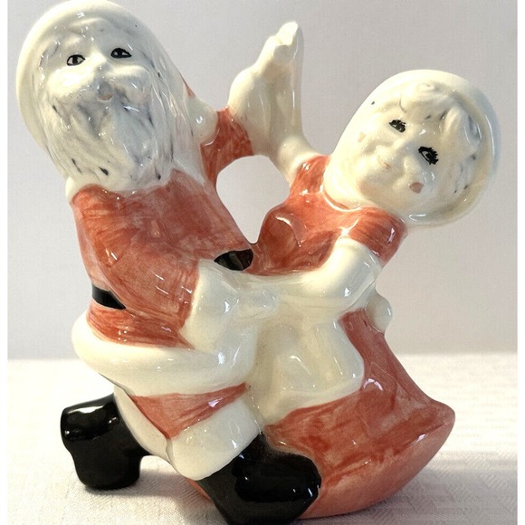 Other - Vintage Santa and Mrs. Claus Ceramic Figurine Dancing together